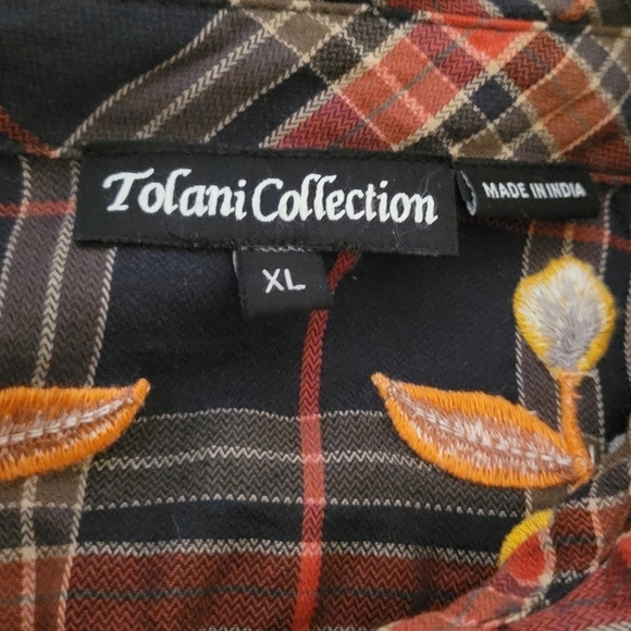 Tolani Collection Estrella Plaid w/ Embroidered Flowers Button Down Shirt XL - Picture 4 of 9